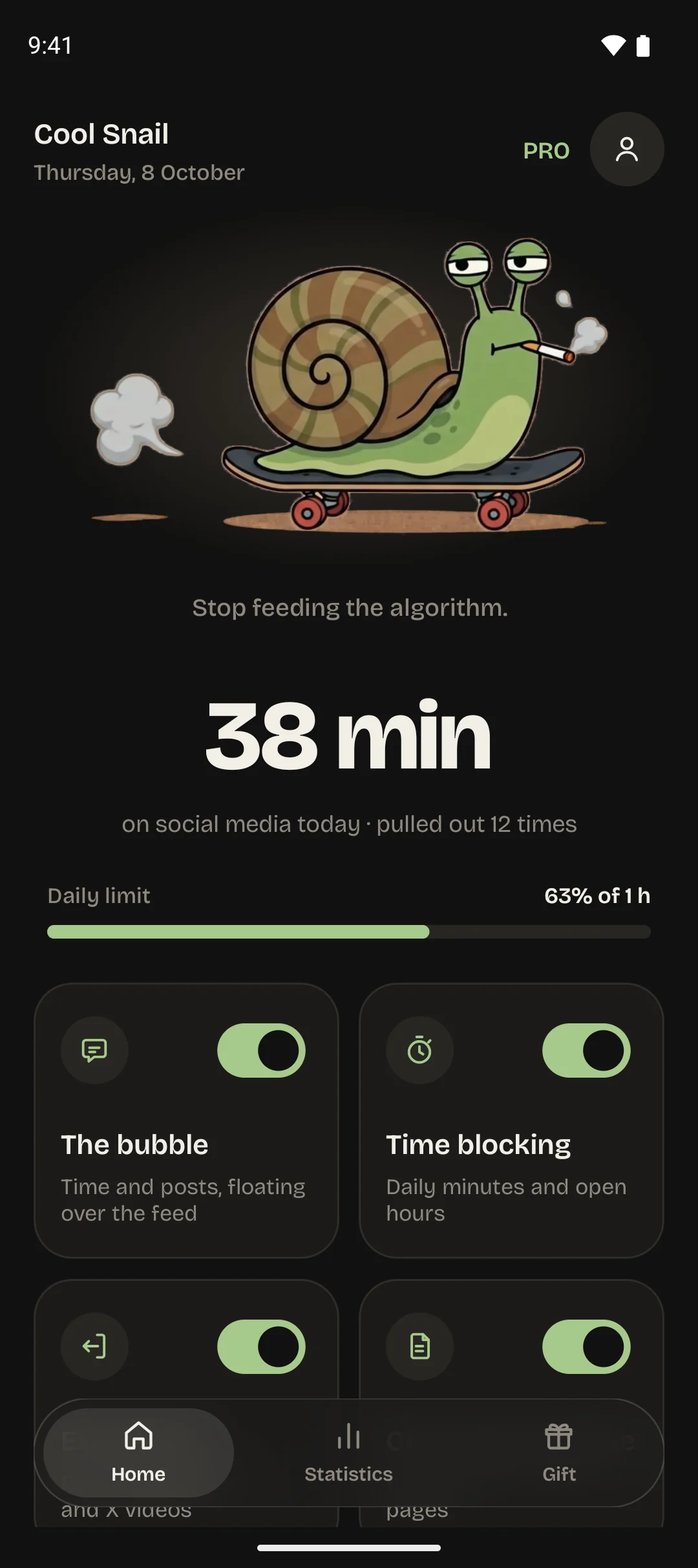 Cool Snail home screen: 38 minutes on social media today, pulled out 12 times, daily limit at 63 percent of 1 hour
